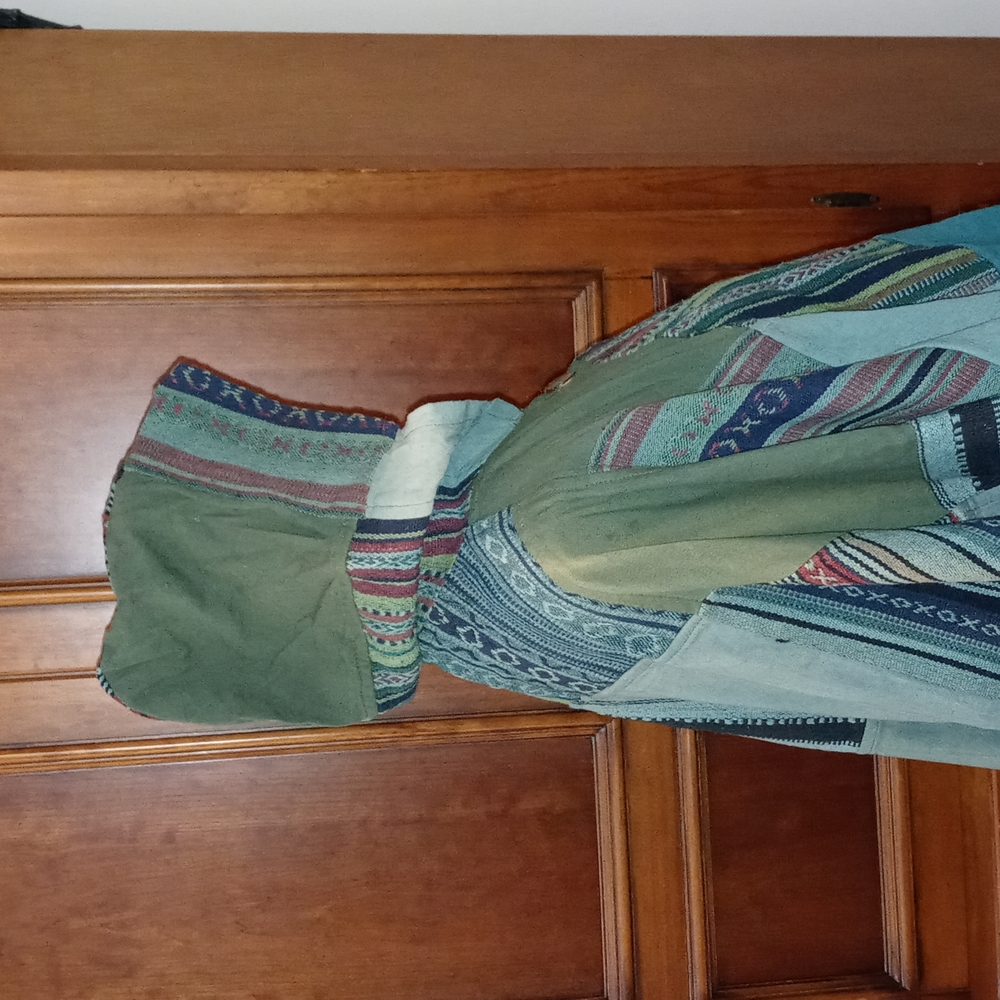 Poncho - Picture 3 of 7
